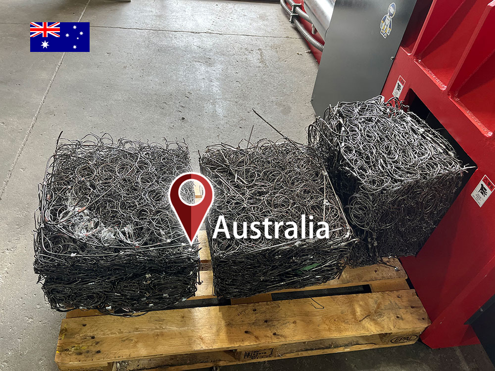 オーストラリア: ENERPAT マットレス スプリング スクラップ メタル ベーラー販売用設置済み