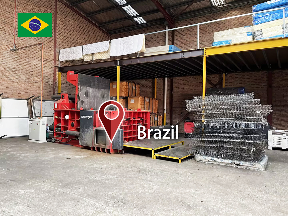 ブラジル: ENERPAT 鉄用スクラップ金属ブロック機を設置