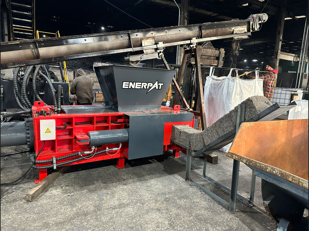 タイヤワイヤーベーラー